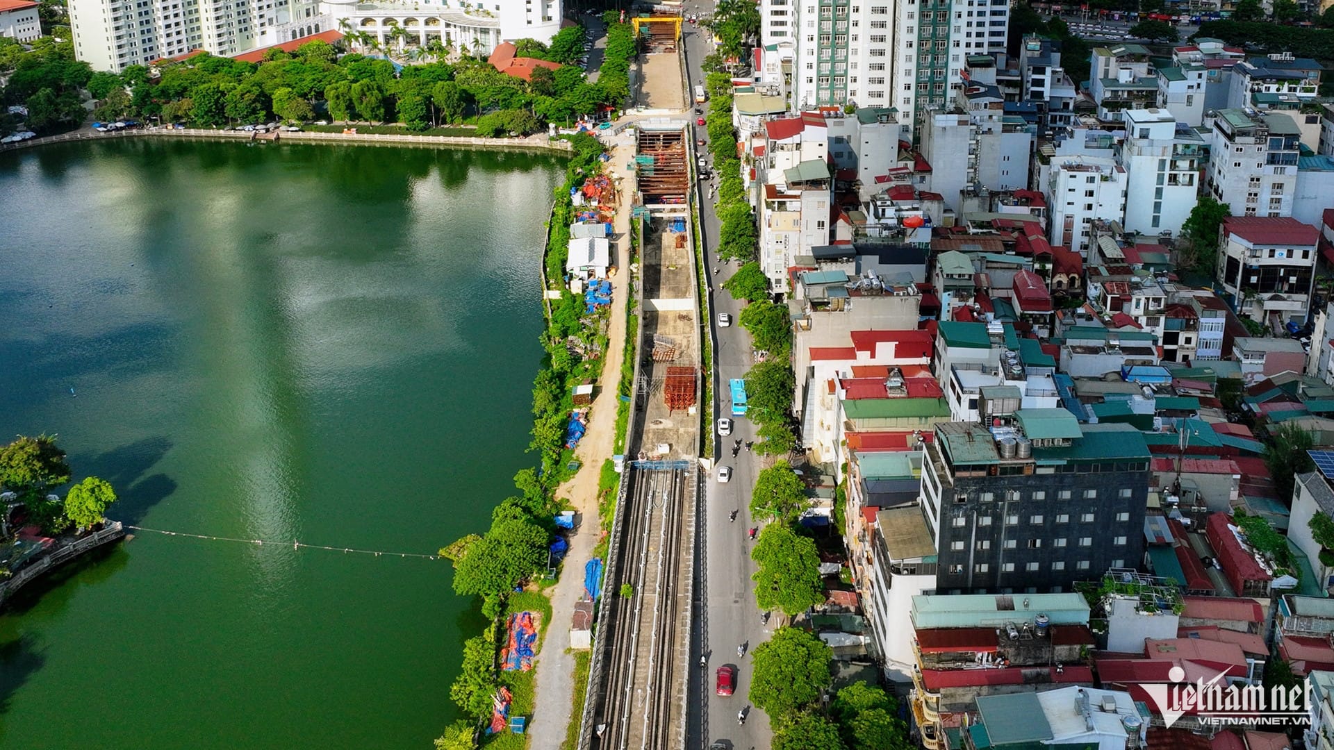 Metro Nhổn - Ga Hà Nội: Cận kề ngày vận hành, nhiều ga vẫn nhếch nhác